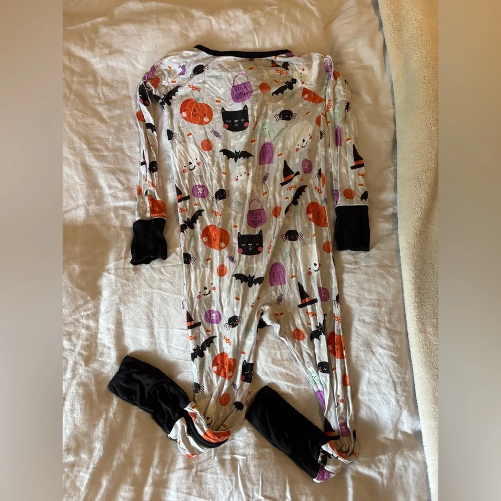 Little Sleepies Bamboo Zippy, fold-over feet, Halloween Trick or treat, size 2T